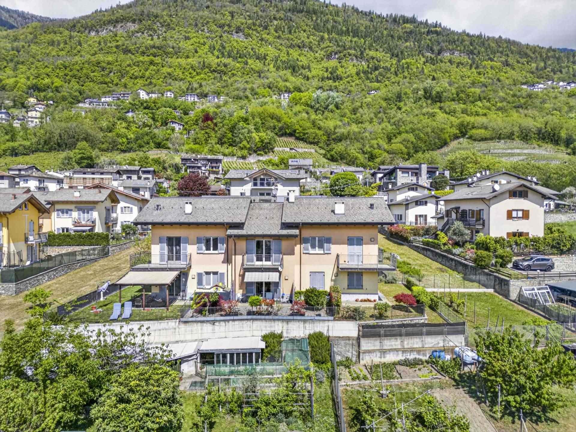 Villa bifamiliare in Via Chioso, Tresivio