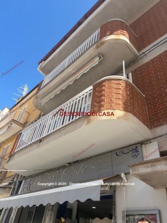 Appartamento in Largo Vittorio Emanuele Orlando 6/a, Campofelice di Roccella