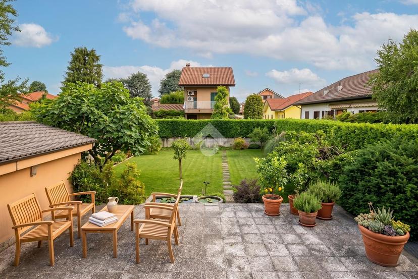 Villa in Via Resegone, Seregno