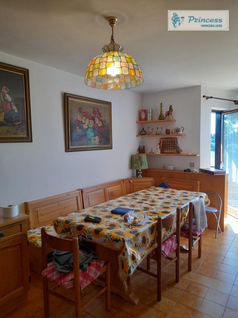 Trilocale in Contrada Sella  1, Tonezza del Cimone — foto 3 di 5