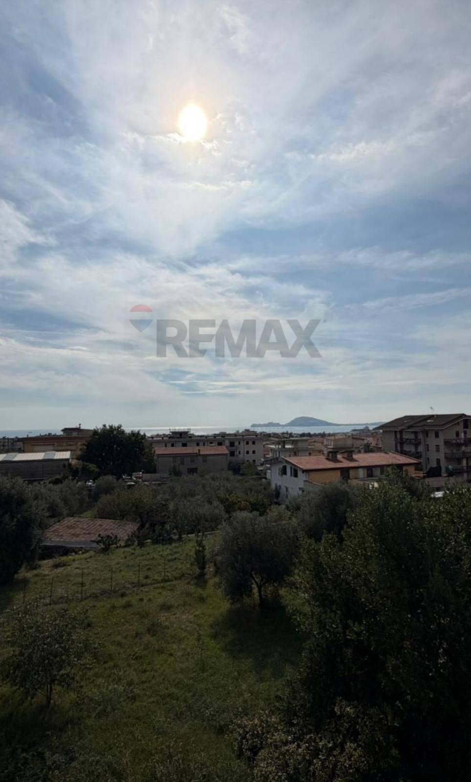 Villa a schiera, Formia