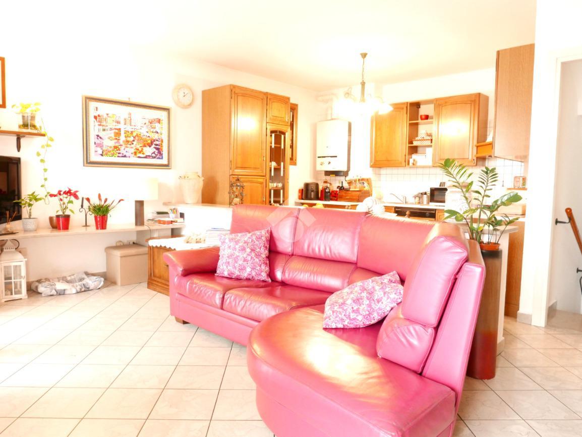 Casa indipendente in Via Trentola, Forlì