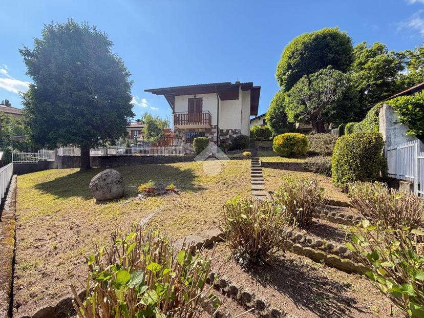 Villa in Via Pradegnano 4, Carenno — foto 4 di 5