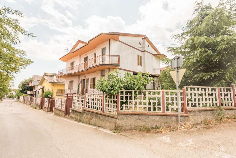 Appartamento in Contrada Madonna delle Grazie 11, Loreto Aprutino — foto 4 di 5