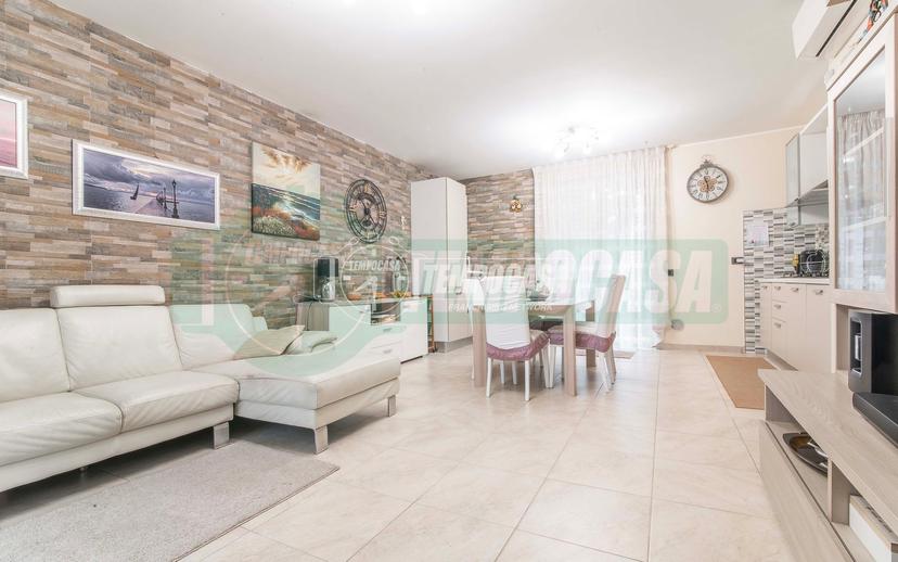 Villa a schiera, Turate — foto 5 di 5