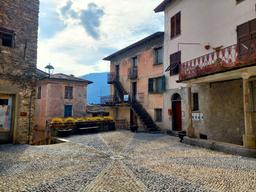 Casa indipendente in Piazza IV Novembre 10, Cosio d'Arroscia