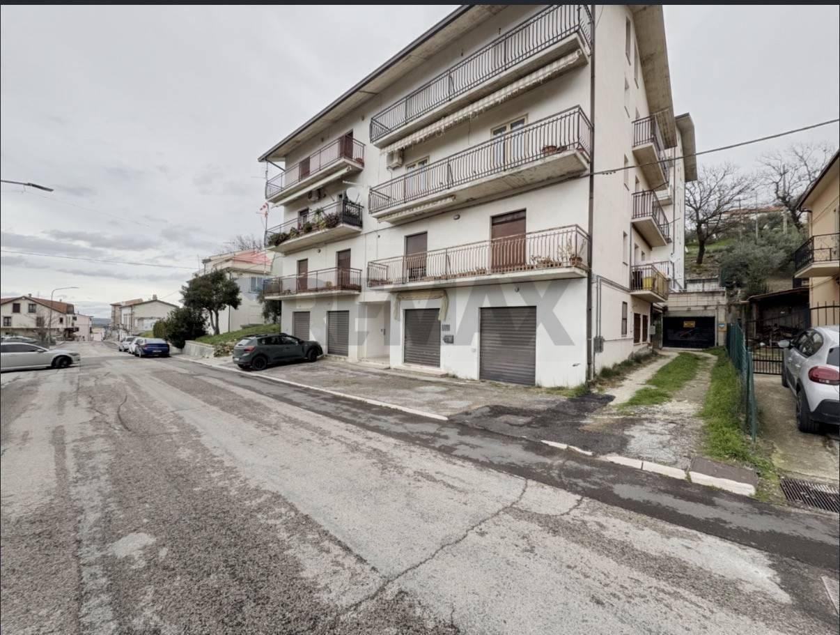 Quadrilocale, Altino