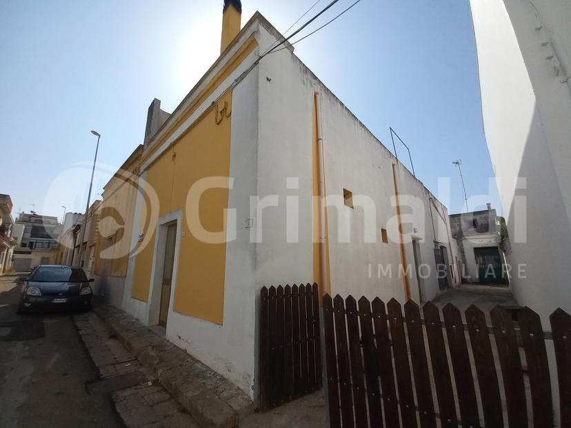 Casa indipendente in Via Sa Tommaso d'Aquino 23, Ugento — foto 2 di 5