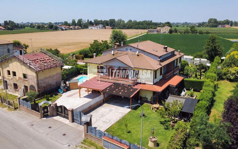 Villa a schiera in Via Bondenese 29//1, Cento — foto 3 di 5