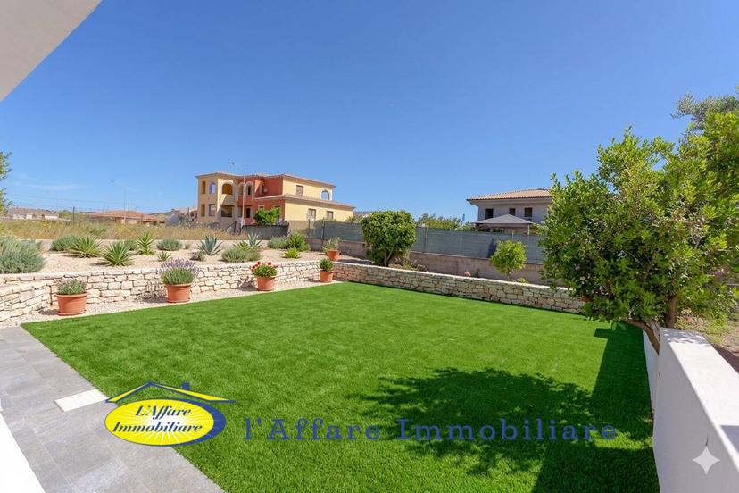 Quadrilocale in Via Sandro Pertini Snc, Loiri Porto San Paolo — foto 3 di 5