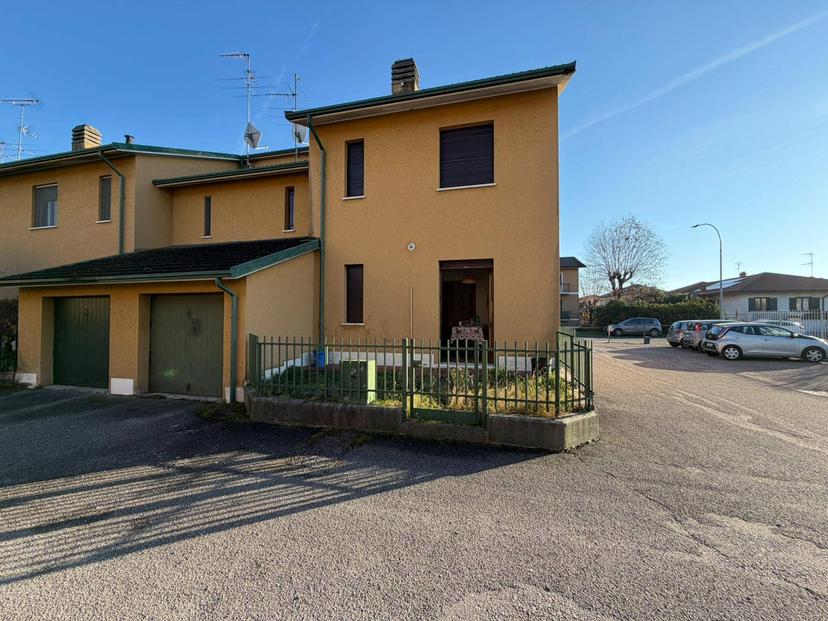 Villa a schiera in Via Piero della Francesca 38, Inveruno — foto 3 di 5