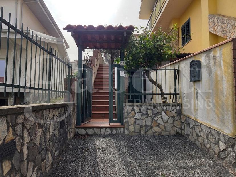 Trilocale in Via Kennedy 11, Marano Marchesato — foto 3 di 5