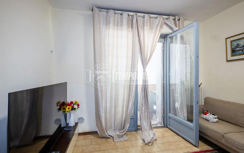 Trilocale in Via Enrico Zambonini, Reggio nell'Emilia