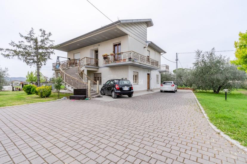 Casa indipendente in Strada Statale Maceratese, Civitanova Marche — foto 3 di 5