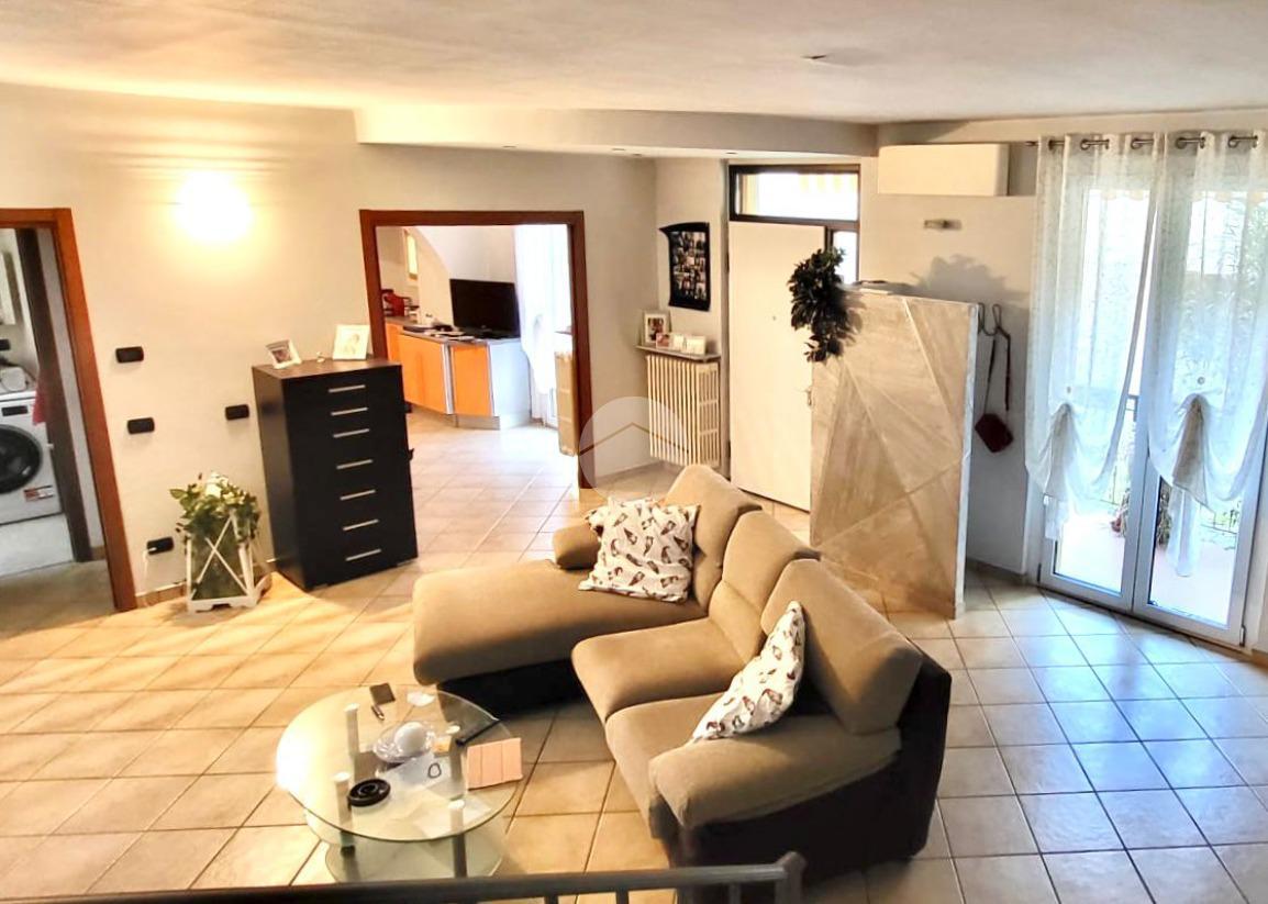 Casa indipendente in Via S. Simpliciano, Carate Brianza