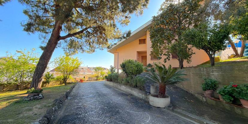 Villa in Via Sanzio Giovannelli 1, San Benedetto del Tronto — foto 2 di 5
