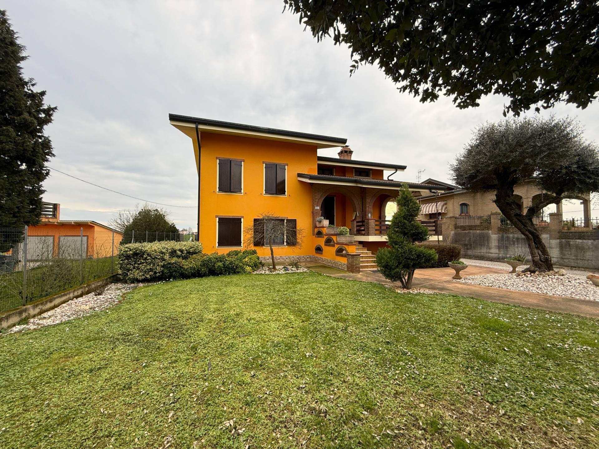 Villa, Bondeno