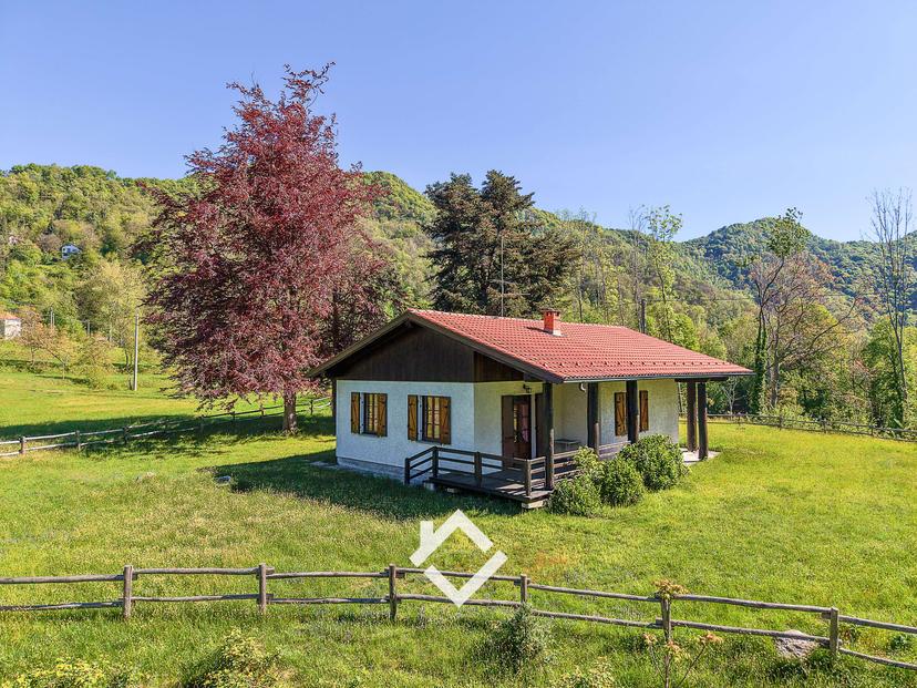 Casa indipendente in Frazione Casere , Laveno-Mombello — foto 5 di 5