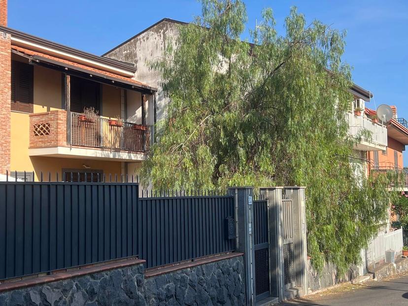 Villa a schiera in Via Parafera, Aci Castello — foto 2 di 5