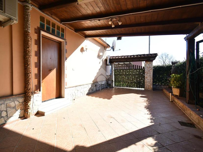 Casa indipendente in Via Eschido 17, Cisterna di Latina — foto 4 di 5