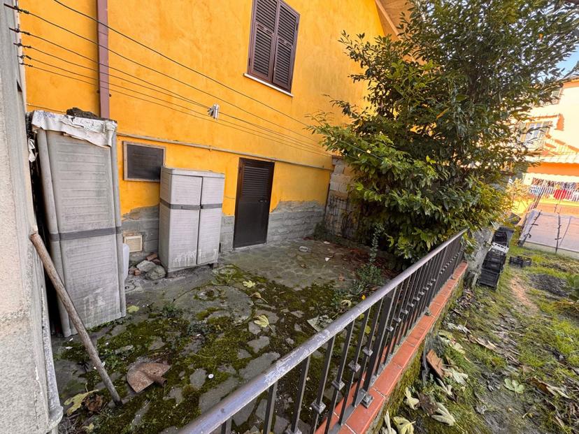 Villa plurifamiliare in Via di Fonterosa, Arezzo — foto 2 di 5