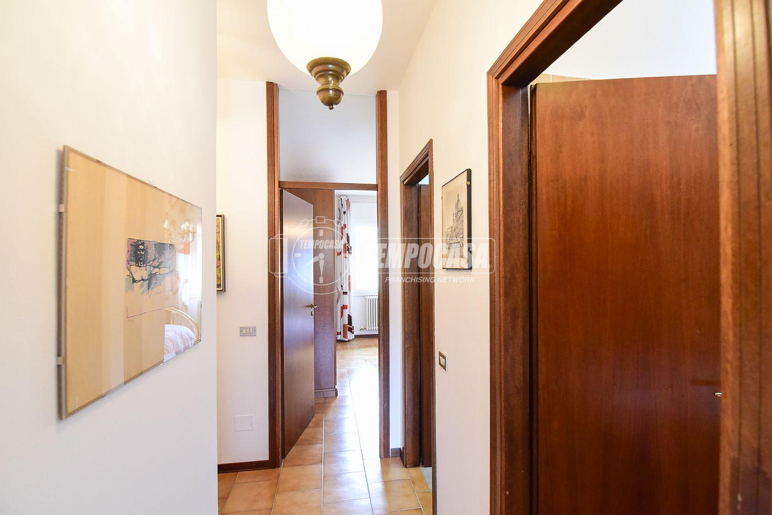 Appartamento in Via Paradiso 48//6, Lipomo
