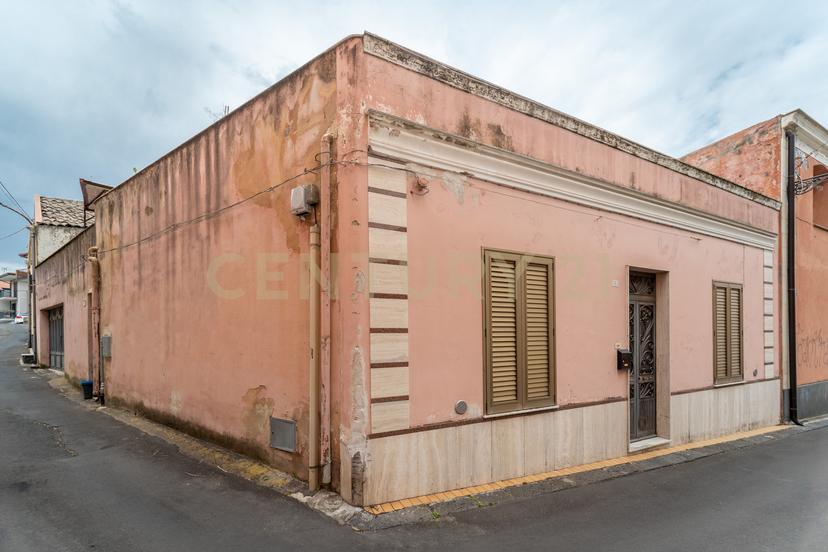 Casa indipendente in Piazza Guglielmo Marconi 1, Camporotondo Etneo — foto 3 di 5