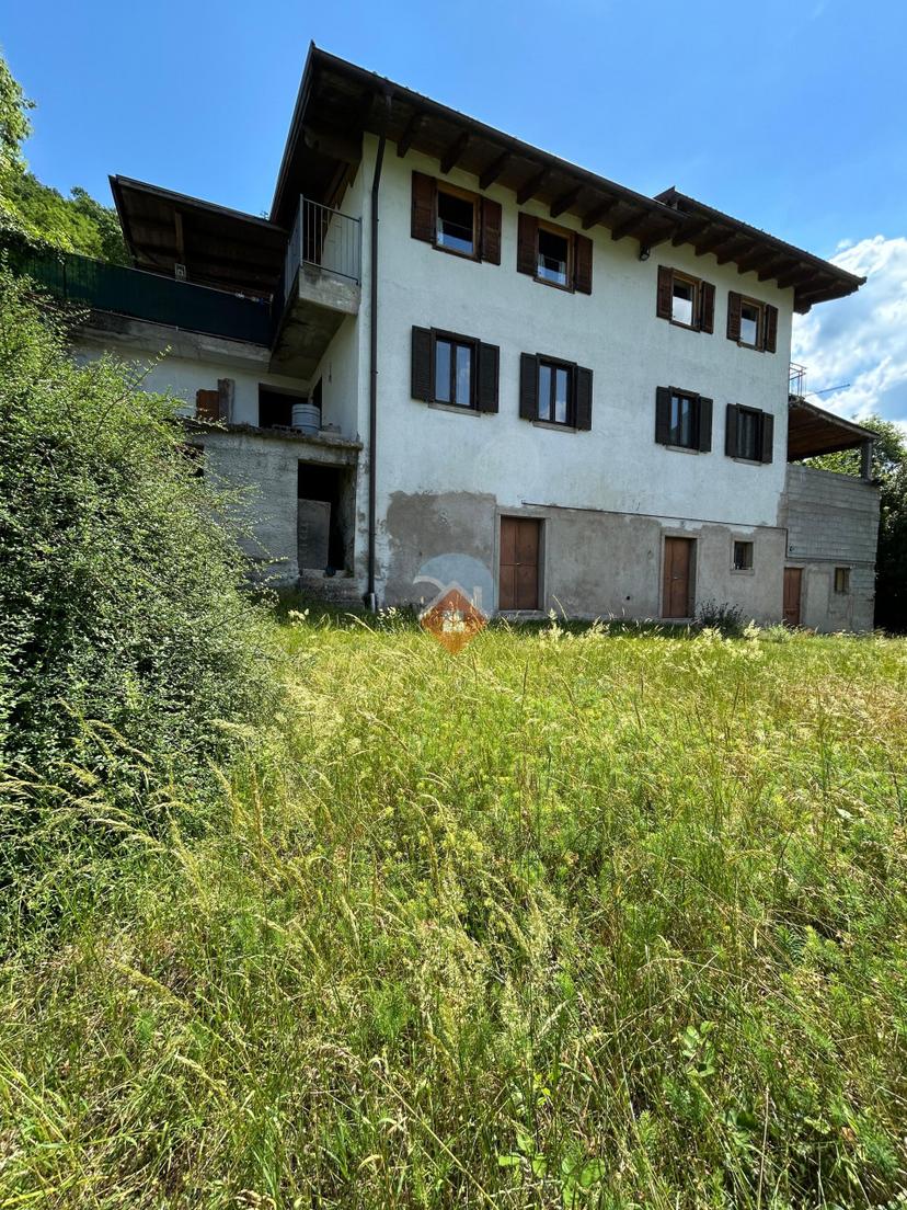 Casa indipendente, Ala — foto 2 di 5