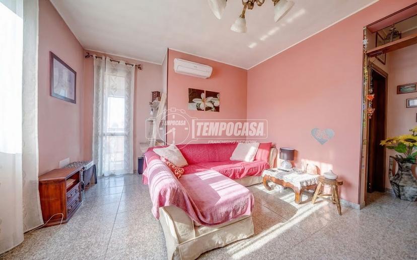 Trilocale in Via XXV Aprile 41, Oggiona con Santo Stefano — foto 2 di 5
