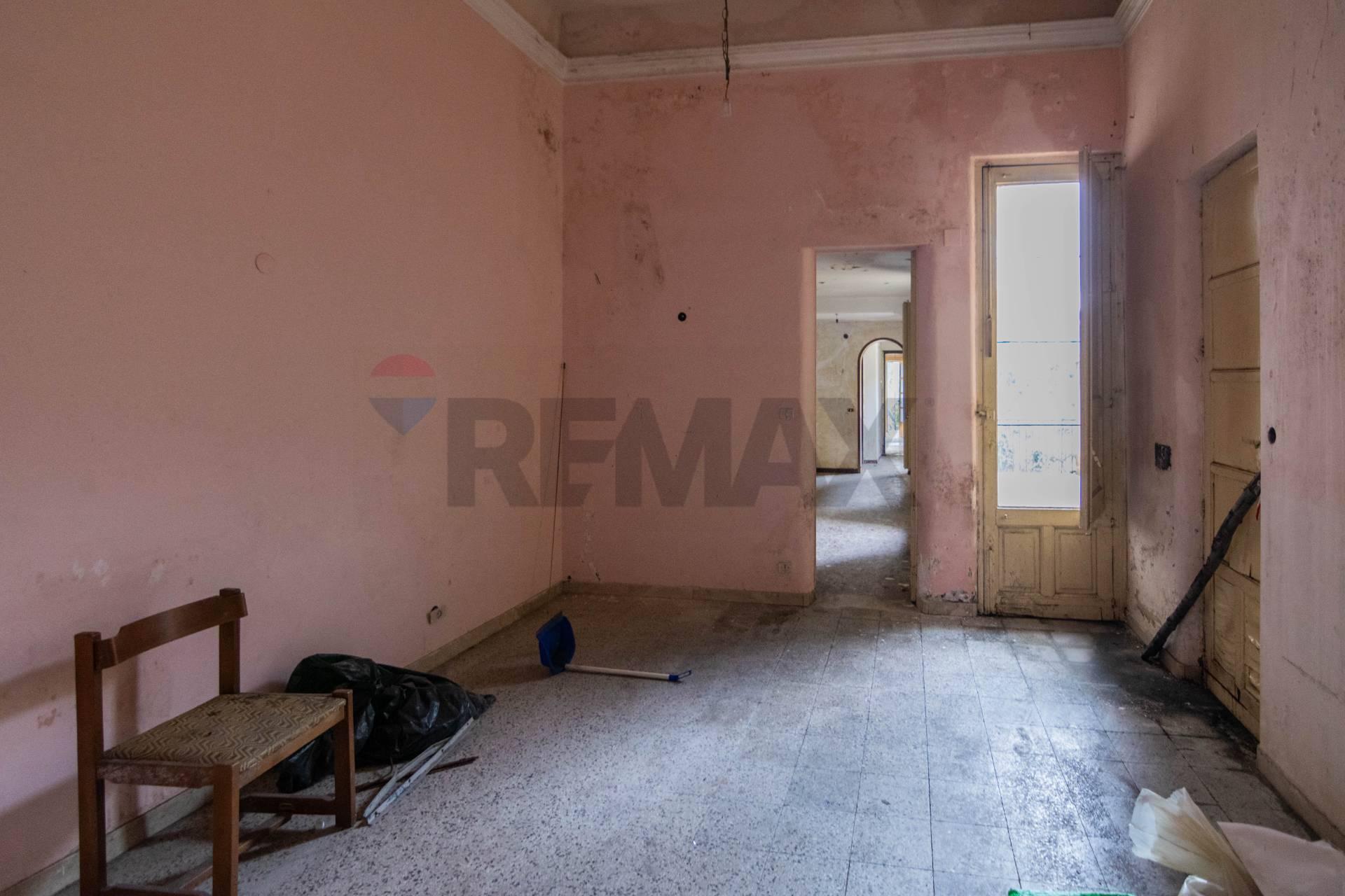 Casa indipendente in Via Nuova Guglielmo Marconi 26, Zafferana Etnea