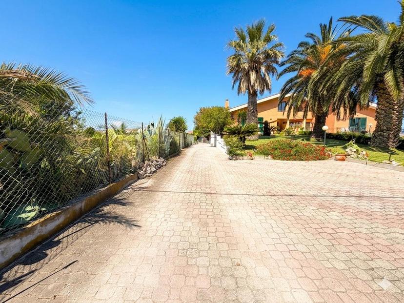 Villa in Contrada Colle della Torre, Termoli — foto 2 di 5