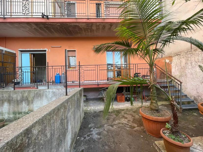 Trilocale in Via Aldo Moro 18, Quarto — foto 2 di 5