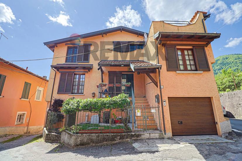 Casa indipendente in Via Nazario Sauro 18, Cittiglio — foto 2 di 5