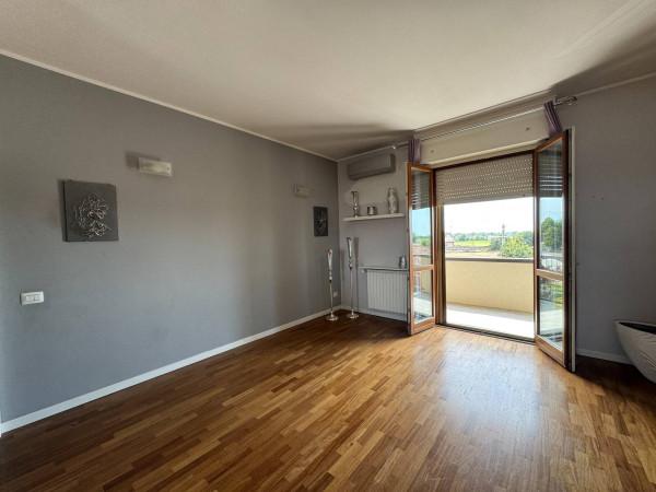Trilocale in Via Giuseppe Verdi 15, Calcio
