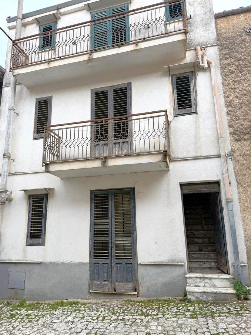 Casa indipendente, Palazzo Adriano — foto 3 di 5