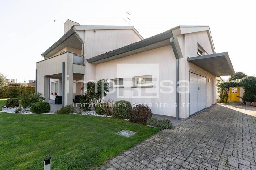 Casa indipendente in Monte Civetta 76/d, San Donà di Piave — foto 3 di 5