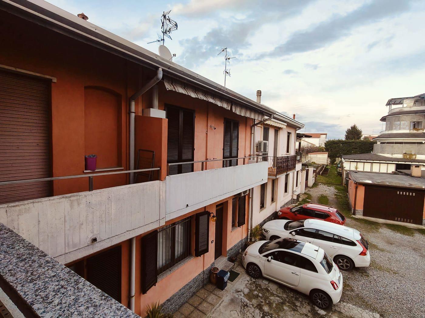 Casa indipendente in Via Portiola, Uboldo