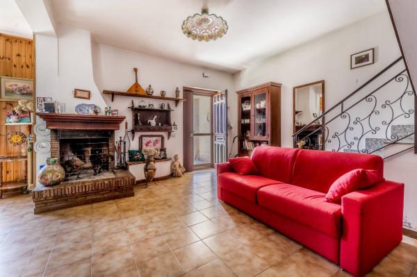 Villa bifamiliare in Via dei Tulipani, Sabaudia — foto 3 di 5