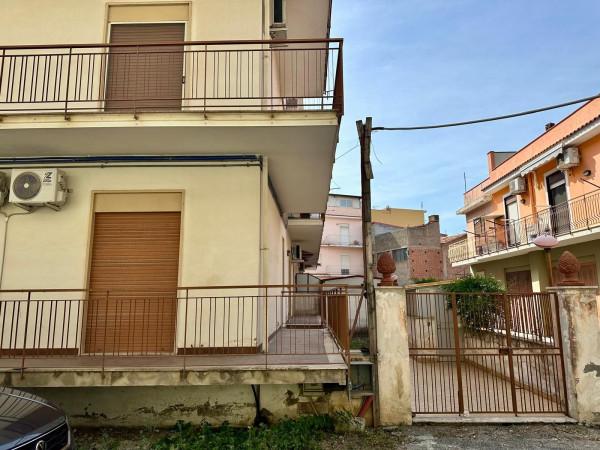 Quadrilocale in Via Rosate 23, Oliveri — foto 2 di 5