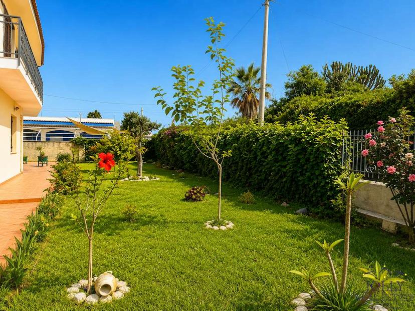 Villa unifamiliare in Via Lago Maggiore, Siracusa — foto 4 di 5