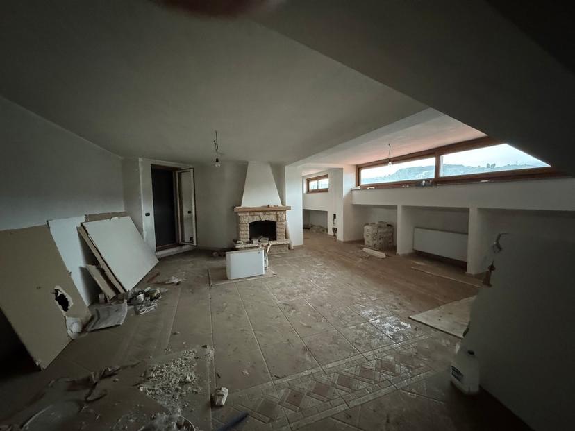 Trilocale in Via Don Luigi Sturzo Snc, Villafranca Tirrena — foto 2 di 5