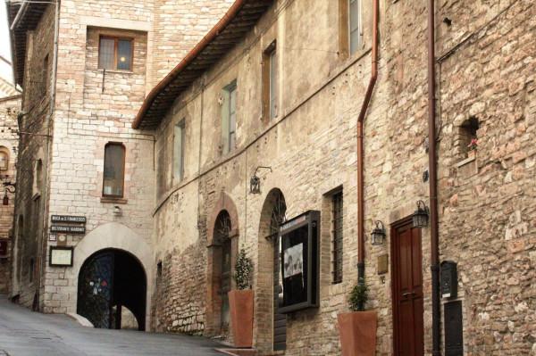Terratetto unifamiliare in Via Eugenio Brizi, Assisi — foto 4 di 5