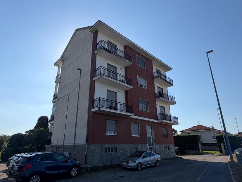 Trilocale in Strada del Porto 5, Castiglione Torinese — foto 3 di 5