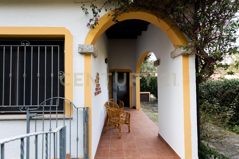 Casa indipendente in Via Madrid, San Teodoro — foto 2 di 5