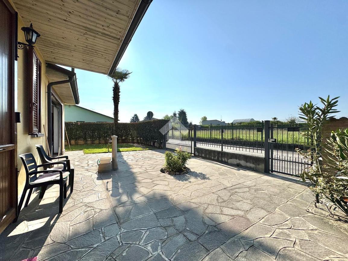 Villa a schiera in Via Moronsel 10, Torlino Vimercati