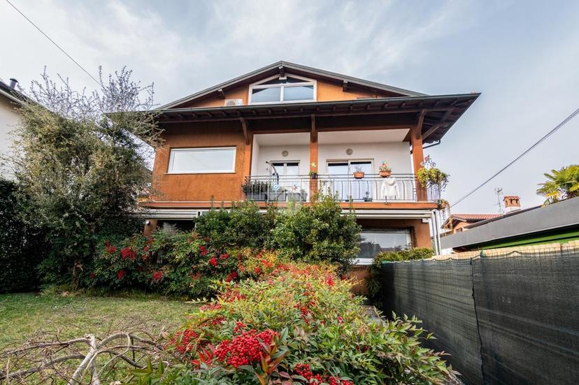 Villa in Via Marconi 35, Ambivere — foto 2 di 5