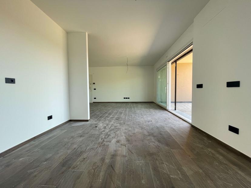 Trilocale in Via Carlo Linati, Appiano Gentile