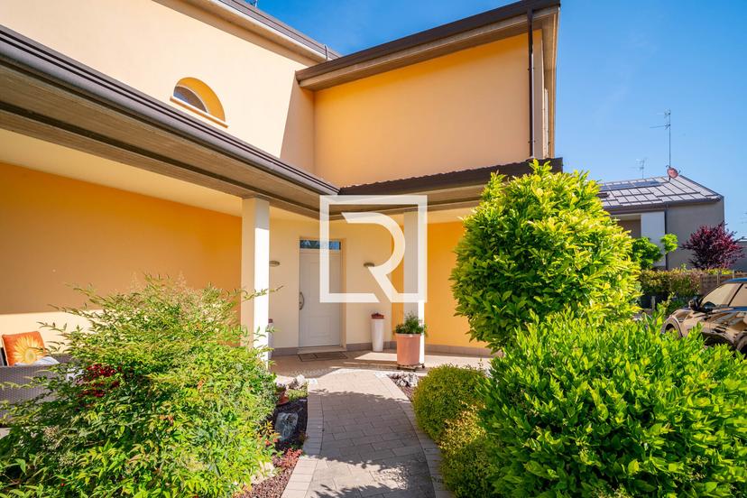 Villa unifamiliare in Largo Caduti di Nassirya, Bagnacavallo — foto 2 di 5