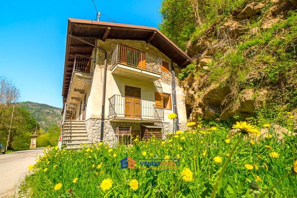 Villa, Monterosso Grana