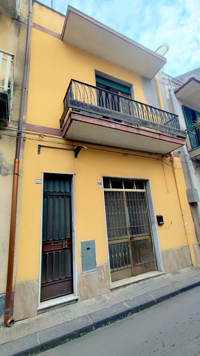 Casa indipendente in Via Carolina 248-250, Giarre — foto 4 di 5